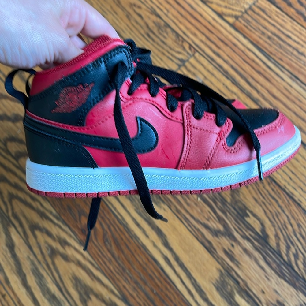 red and black air jordan size 13 barely worn